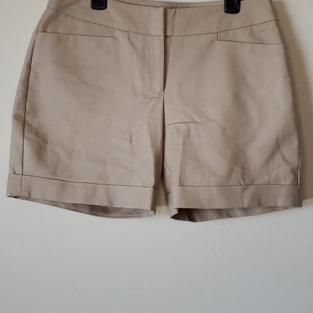 APT.9 shorts